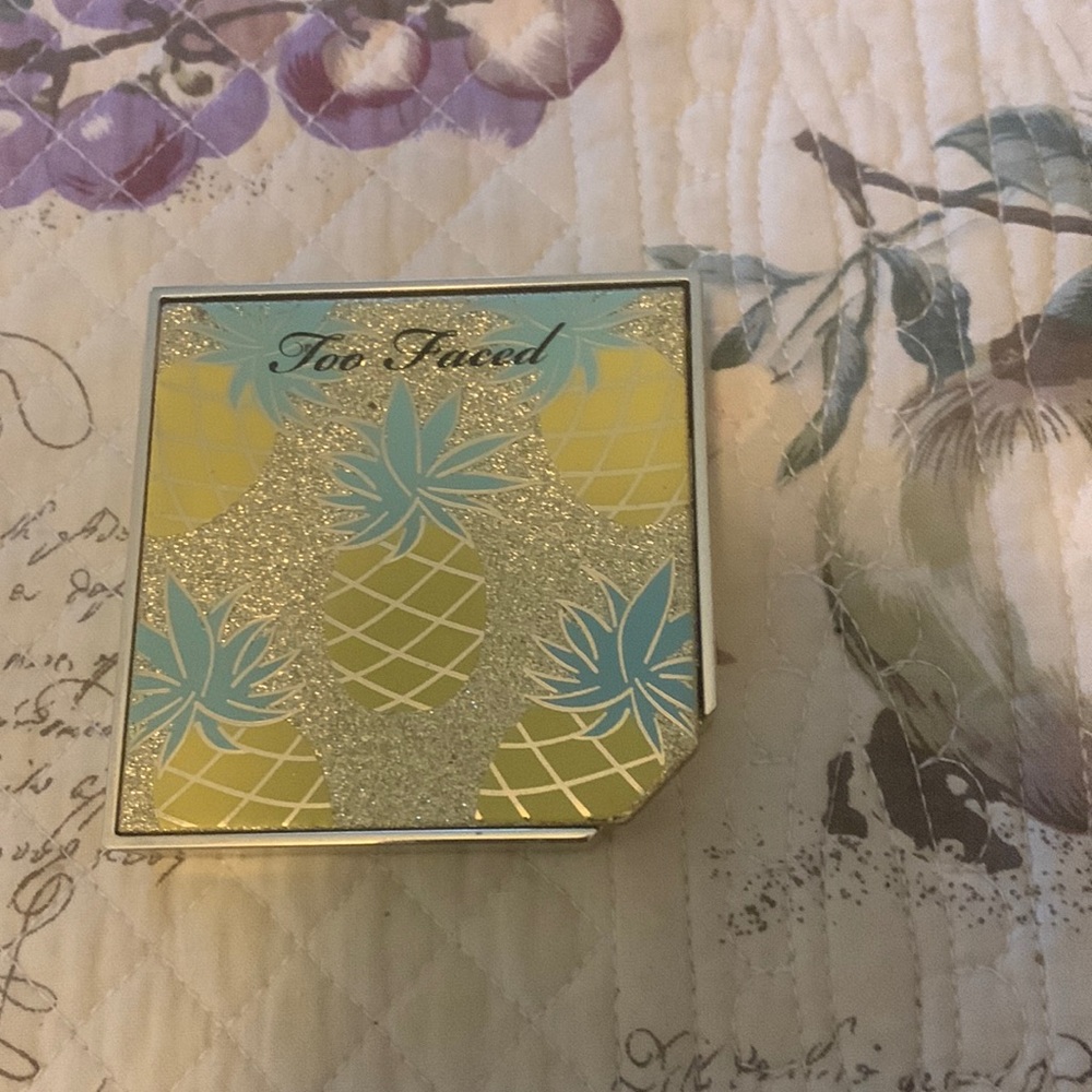 Too Faced pineapple Sun bronzer